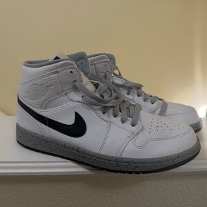 Air Jordan ones mid, white & Grey